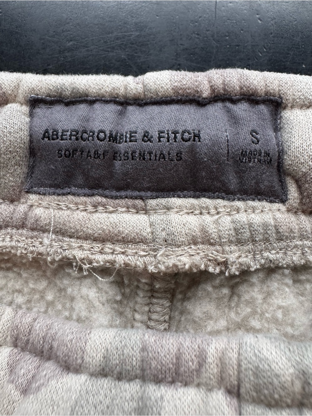 Abercrombie & Fitch Soft & Essential Camo Fleece Sweat Shorts - Picture 2 of 8